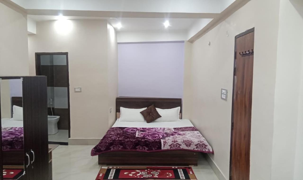 Hotel Dixit Residency Vrindāvan Exterior foto
